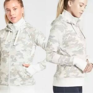 EUC Athleta Triumph Women's Camouflage Zip-Up Hoodie
